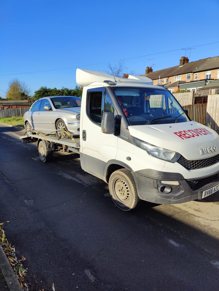 
Professional and Low Cost Vehicle Recovery